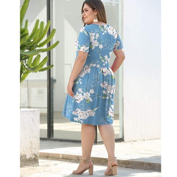 Light blue floral dress  - Picture 2 of 7